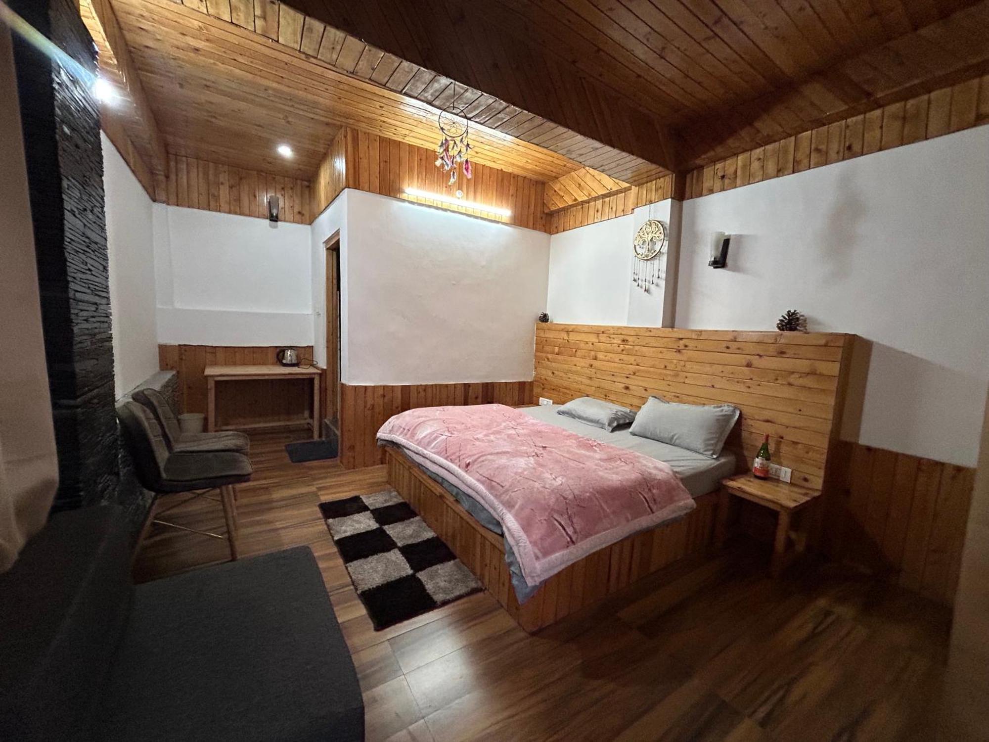 The Himalayan Sukoon Villa Near Jibhi Banjar ภายนอก รูปภาพ