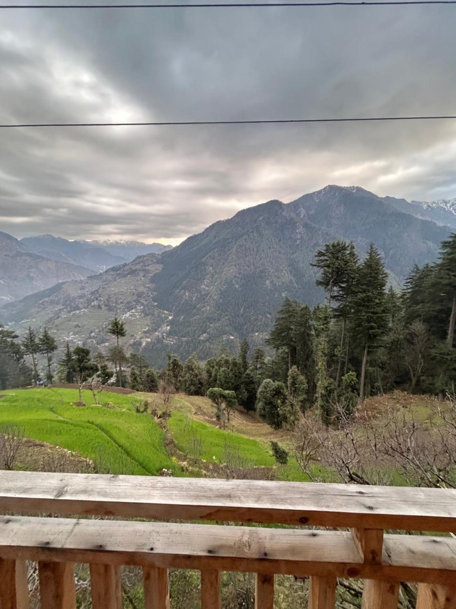 The Himalayan Sukoon Villa Near Jibhi Banjar ภายนอก รูปภาพ