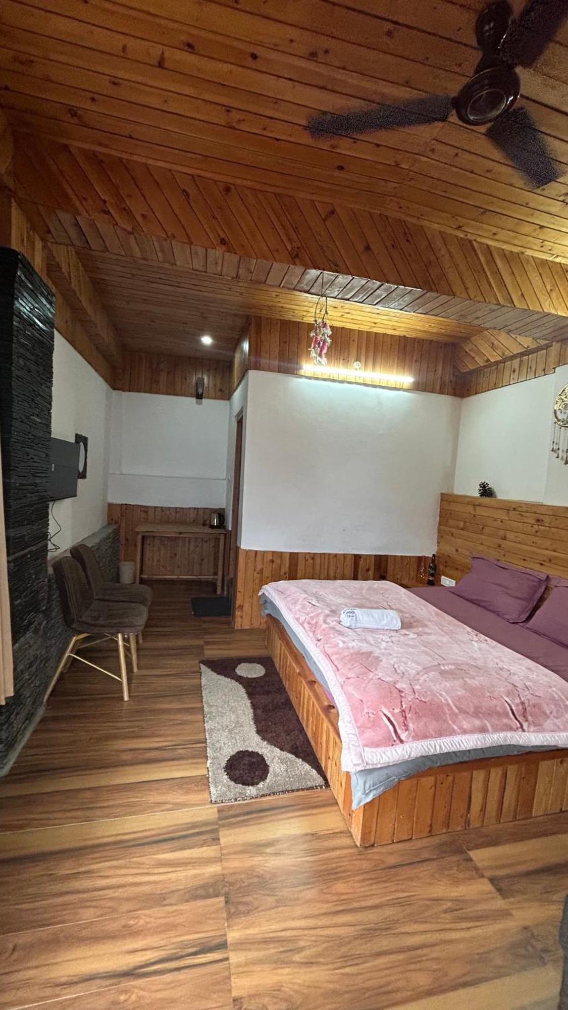 The Himalayan Sukoon Villa Near Jibhi Banjar ภายนอก รูปภาพ