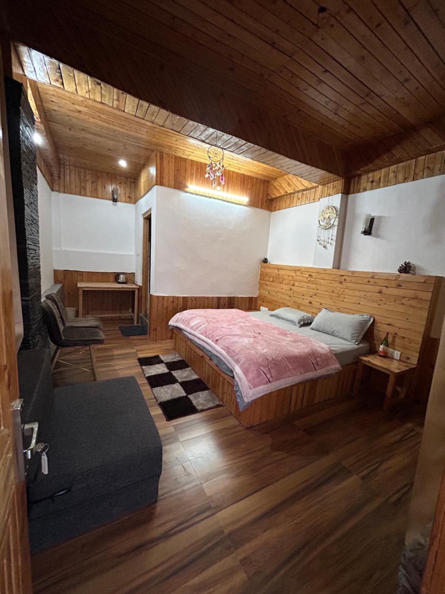 The Himalayan Sukoon Villa Near Jibhi Banjar ภายนอก รูปภาพ